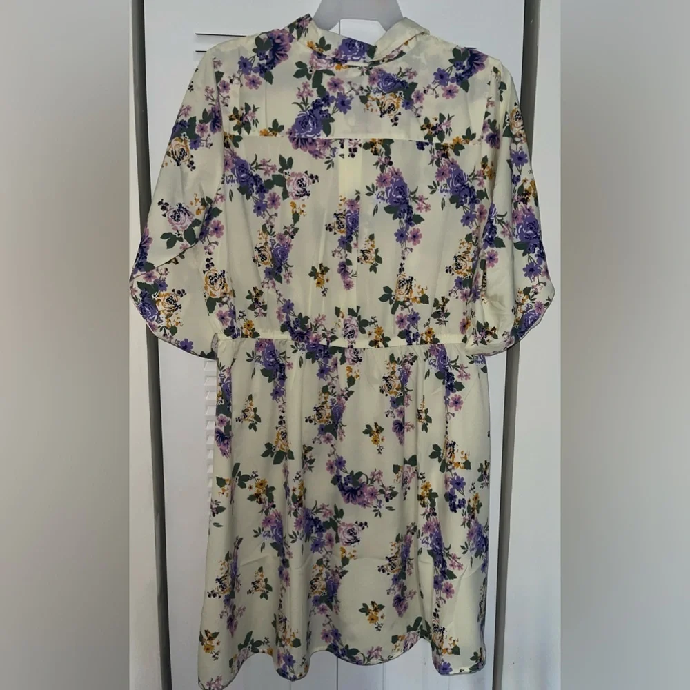 NWT MPH COLLECTION‎ FLORAL DRESS Size 3X (fits more like 2X)